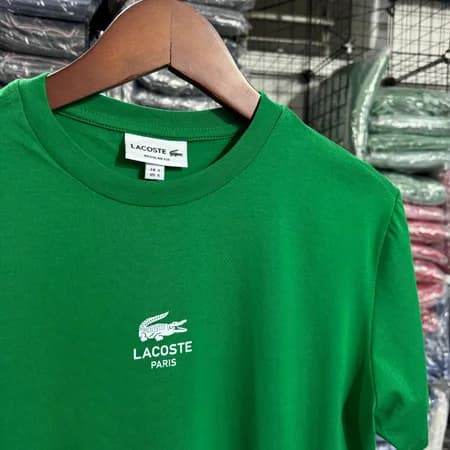 Camiseta Estampada Lacoste cor Verde Bandeira