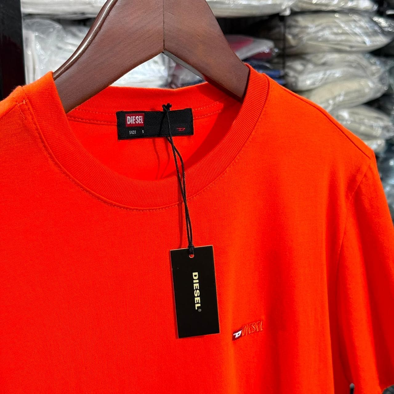 Camiseta Basica Diesel BI cor Laranja — imagem 1 de 1