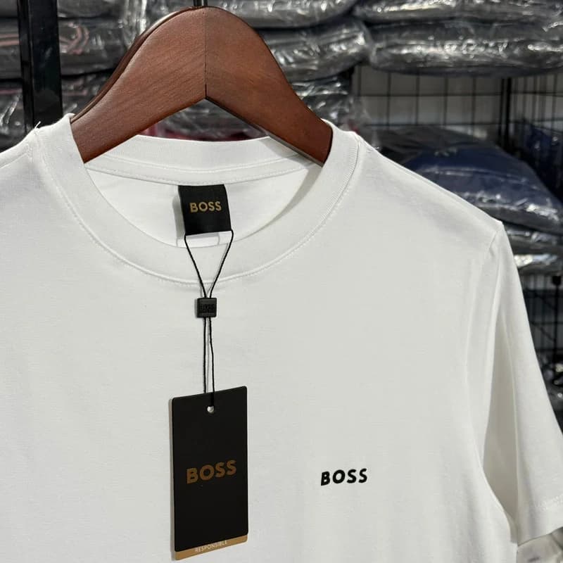 Camiseta Basica Hugo Boss cor Branca — imagem 1 de 3
