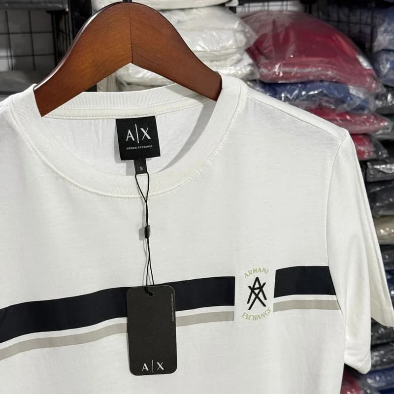 Camiseta Estampada Armani Exchange cor Branca — imagem 1 de 2