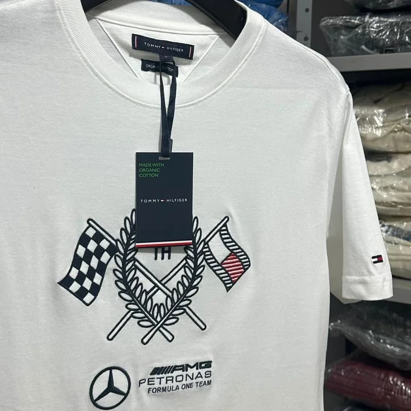 Camiseta Estampada Tommy Hilfiger cor Branco — imagem 1 de 1