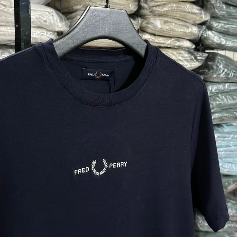 Camiseta Estampada Fred Perry cor Azul Marinho — imagem 1 de 1