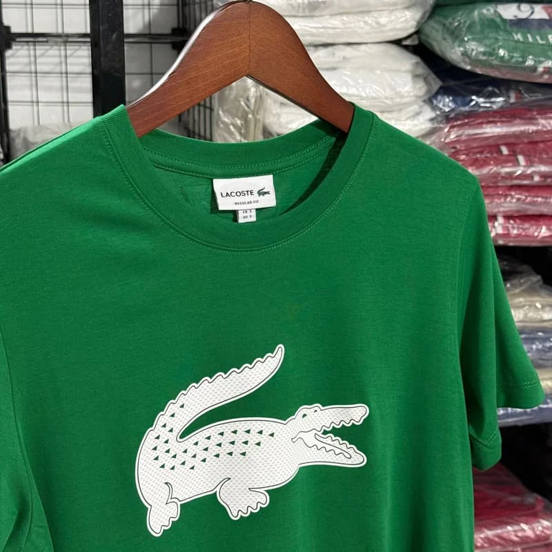 Camiseta Estampada Lacoste cor Verde Bandeira