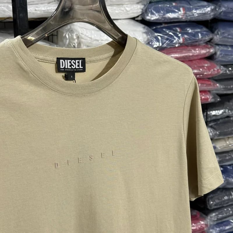 Camiseta Basica Diesel Central cor Bege — imagem 1 de 2