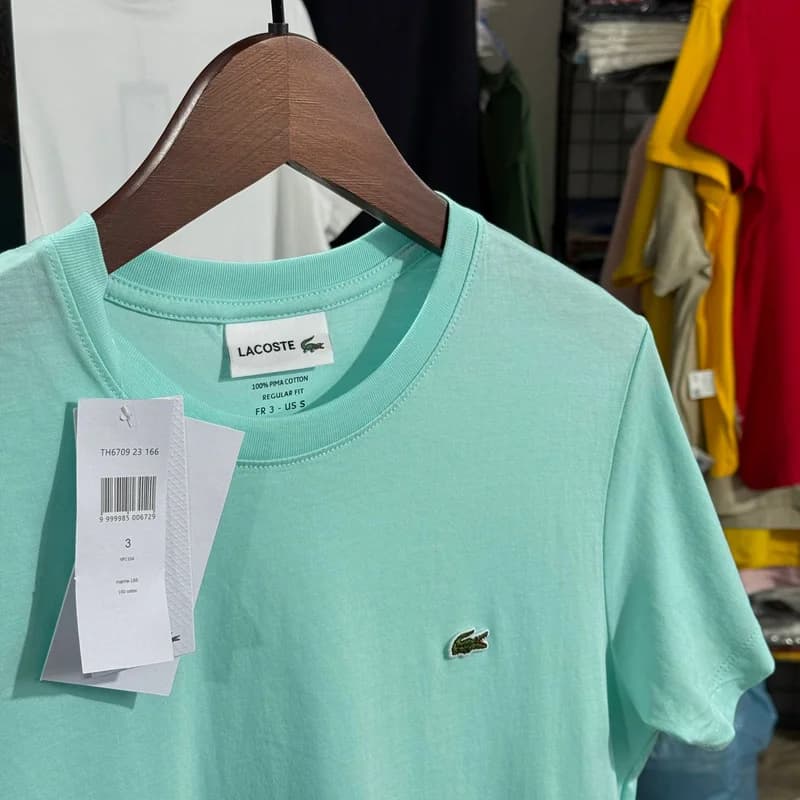 Camiseta Basica Lacoste cor verde menta — imagem 1 de 3