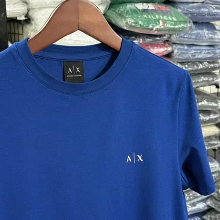 Camiseta Basica Armani Exchange cor Azul Royal — imagem 1 de 1