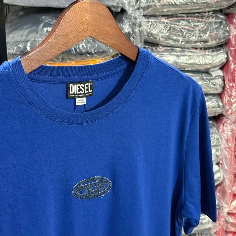 Camiseta Estampada Diesel cor Azul Royal — imagem 1 de 1